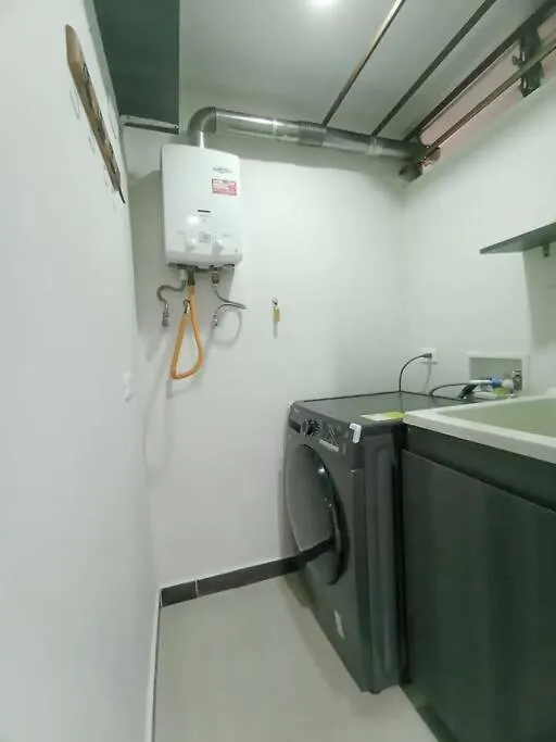 Rentalsop An01 Apto Cerca Al Lleras Con Balcon Y Piscina Climatizada, Cerca A Provenza, Ubicado Min Del Aeropuerto Medellin Apartment