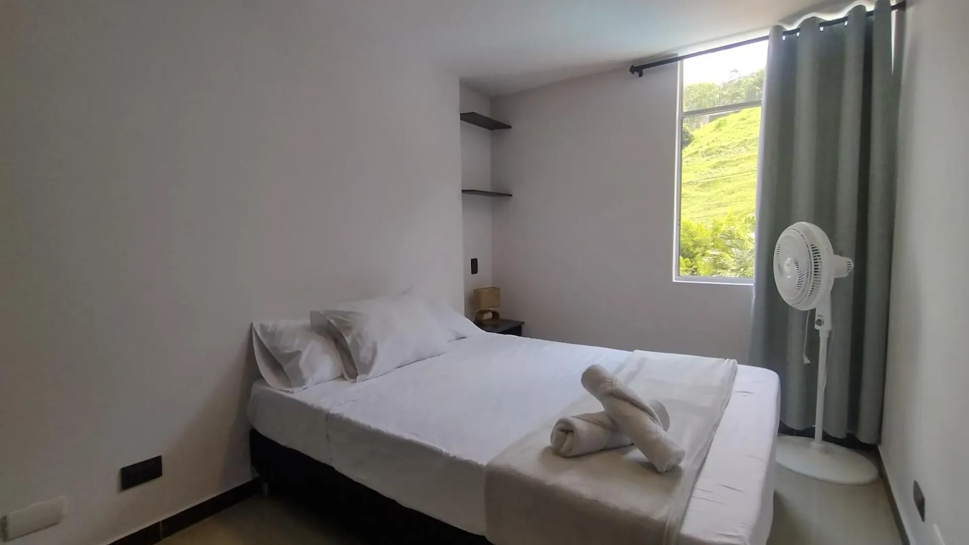 Apartment Rentalsop An01 Apto Cerca Al Lleras Con Balcon Y Piscina Climatizada, Cerca A Provenza, Ubicado Min Del Aeropuerto Medellin Colombia